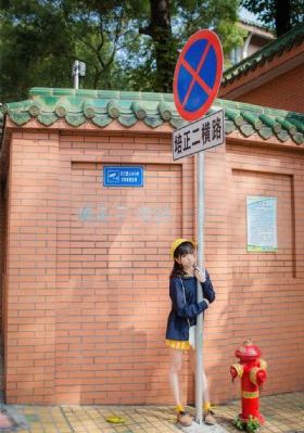 天降女子从二楼掉下来