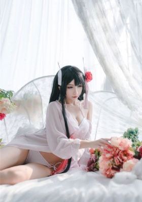 办公室撕开奶罩吮奶电影在线