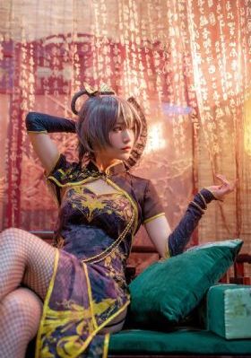 美女在隐匿处的日式按摩